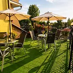 Angela Hotel 3*